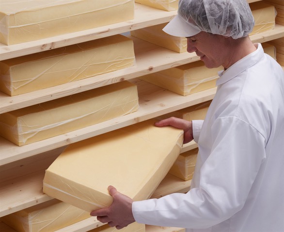 Less moisture and cutting loss: cheese maturation with a sustainability ...
